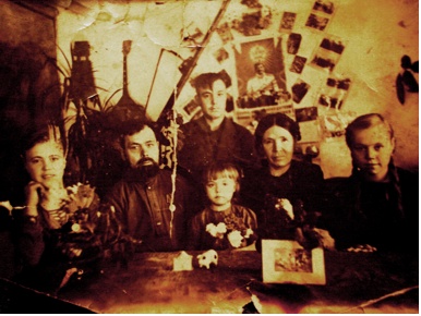 Семейное фото Шадрина А. В. 1930-ые